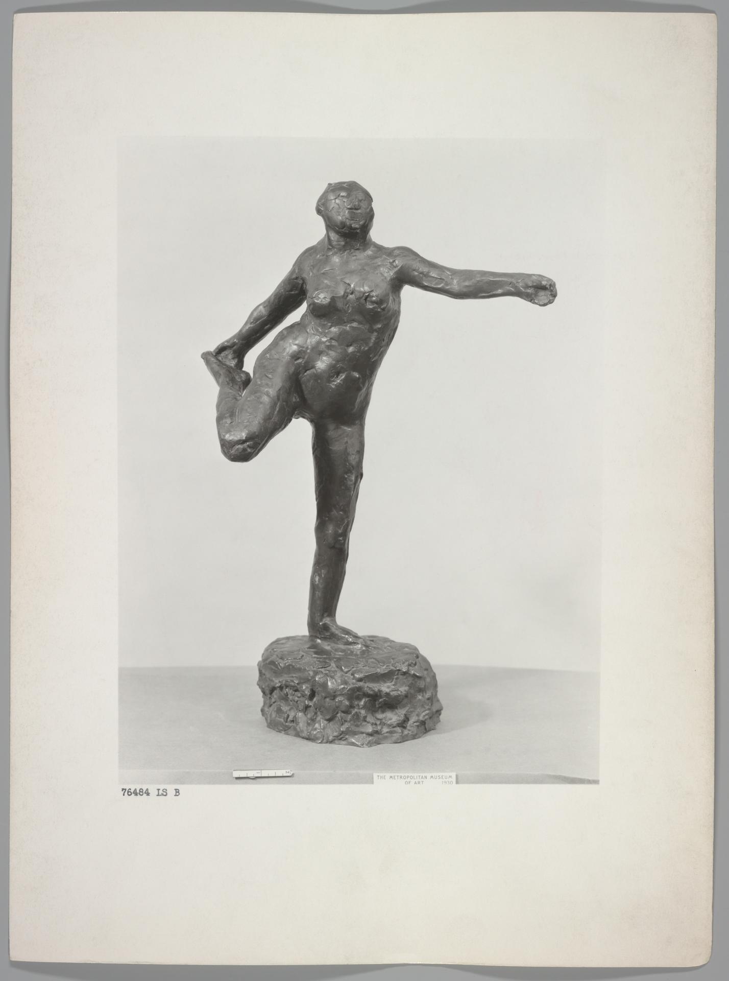 Edgar Degas — Tänzerin, die ihren rechten Fuß mit der rechten Hand hält (modeled probably ca. 1900–1910, cast 1920)