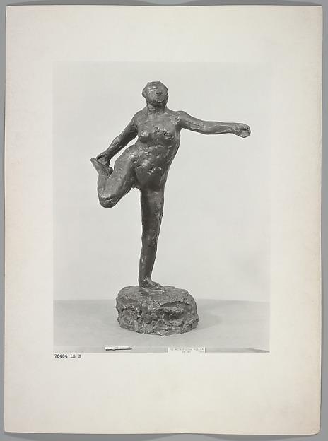 Edgar Degas — Tänzerin, die ihren rechten Fuß mit der rechten Hand hält (modeled probably ca. 1900–1910, cast 1920)