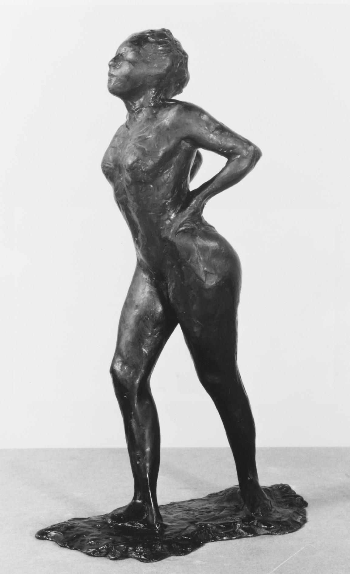 Edgar Degas — Tänzerin in Ruhe, Hände hinter dem Rücken, rechtes Bein nach vorn